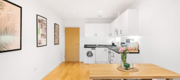 1 bedroom Apartment in London, United Kingdom No. 12436 8