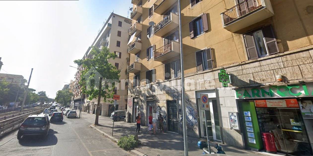 1-Zimmer Gewerbliche Immobilie in Rome, Italy, Nr. 294073