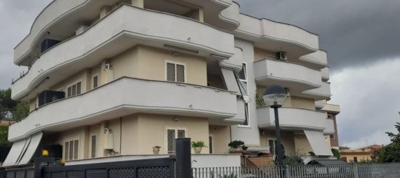 3 rooms Apartment in Rome, Italy No. 142908 3