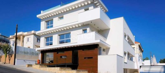 Ático de 2 dormitorios en Germasogeia, Cyprus No. 14181 3