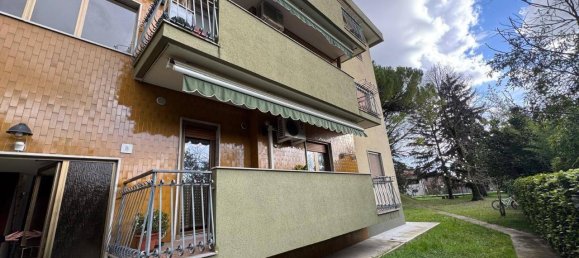 4-salle Appartement à Gorizia, Italy No. 34877 2