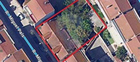 334m² Building in Barreiro, Portugal No. 117082 2