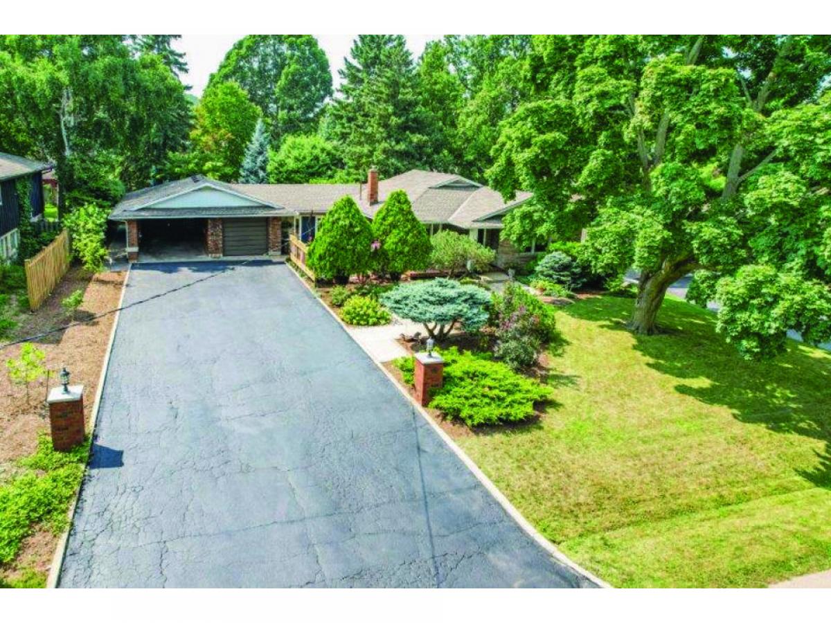 Casa T3 em Grimsby, Canada N.º 659