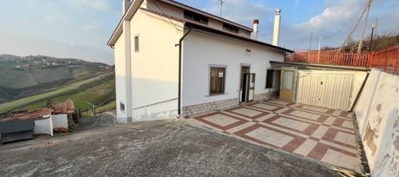 6 rooms House in Ariano Irpino, Italy No. 111240 5