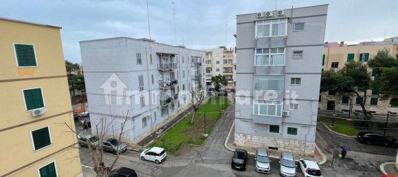 3 bedrooms Apartment in Bari, Italy No. 33872 30