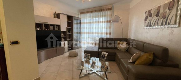 3 bedrooms Apartment in Bari, Italy No. 33872 3