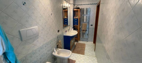 3 bedrooms Apartment in Bari, Italy No. 33872 27