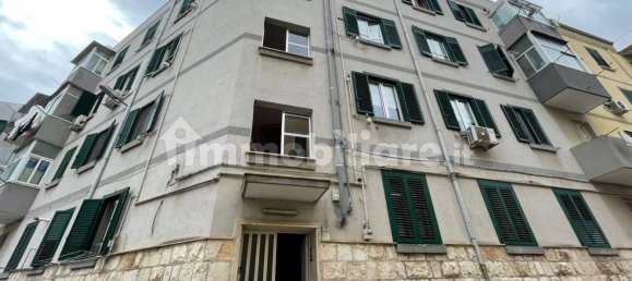 3 bedrooms Apartment in Bari, Italy No. 33872 32