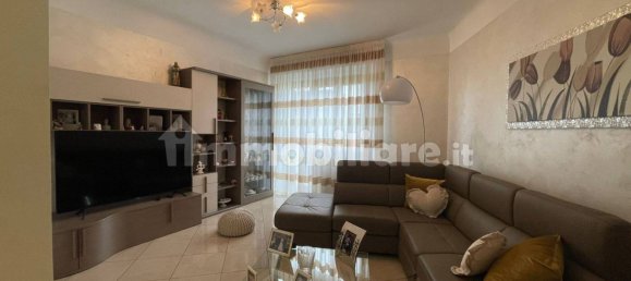 3 bedrooms Apartment in Bari, Italy No. 33872 4