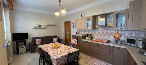 3 bedrooms Apartment in Bari, Italy No. 33872 15