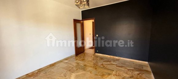 2 bedrooms Apartment in Turin, Italy No. 266043 3