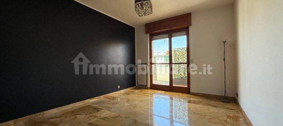 2 bedrooms Apartment in Turin, Italy No. 266043 2