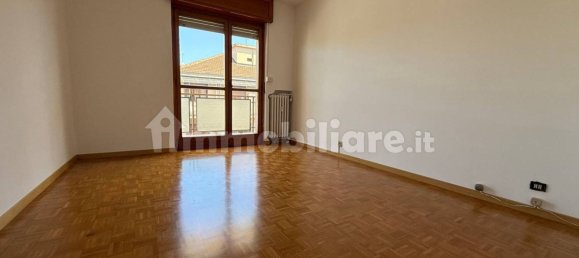 2 bedrooms Apartment in Turin, Italy No. 266043 5