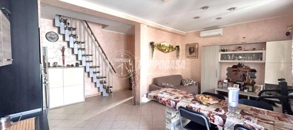 3 rooms Apartment in Rome, Italy No. 14628 8