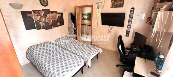 3 rooms Apartment in Rome, Italy No. 14628 29