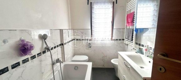 3 rooms Apartment in Rome, Italy No. 14628 5