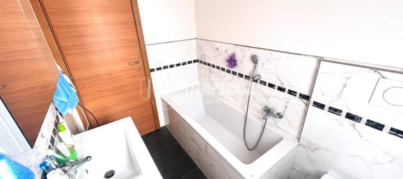 3 rooms Apartment in Rome, Italy No. 14628 42