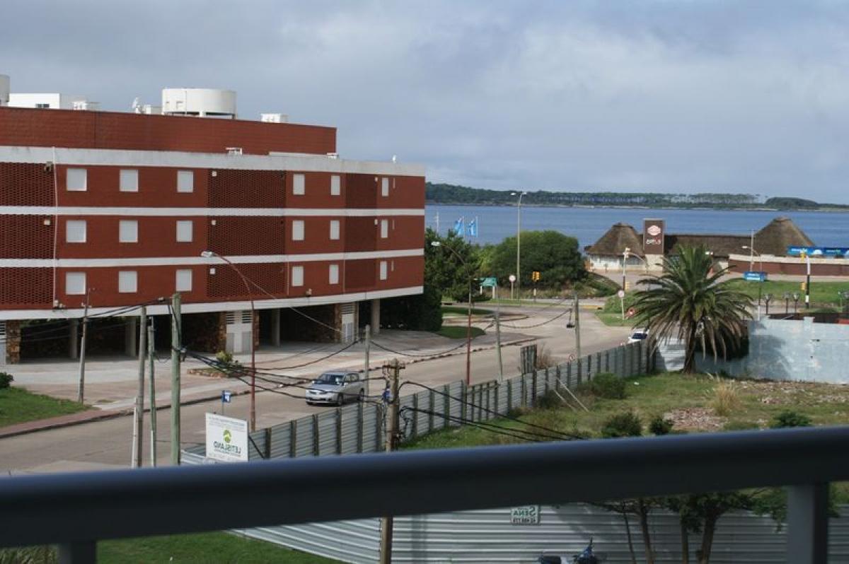 2 bedrooms Apartment in Maldonado, Uruguay No. 1249