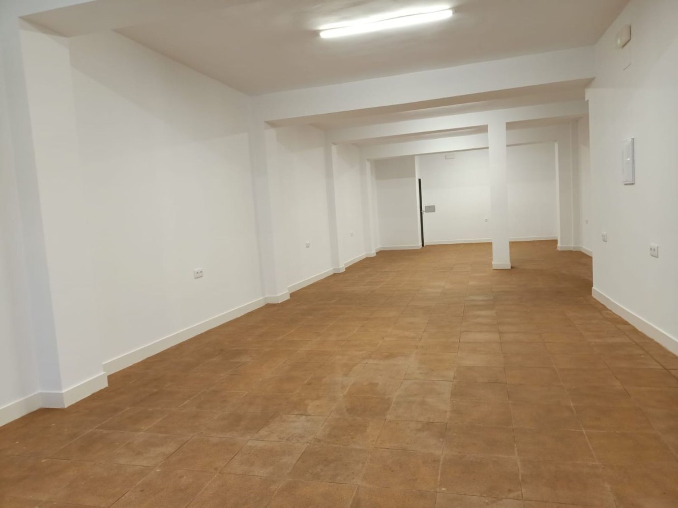 86m² Commercial property in Alicante, Spain No. 196717