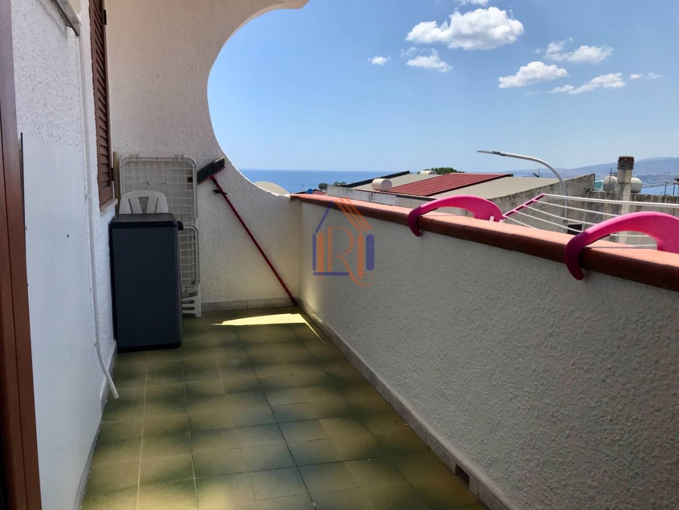 3 rooms House in Stalettì, Italy No. 179955