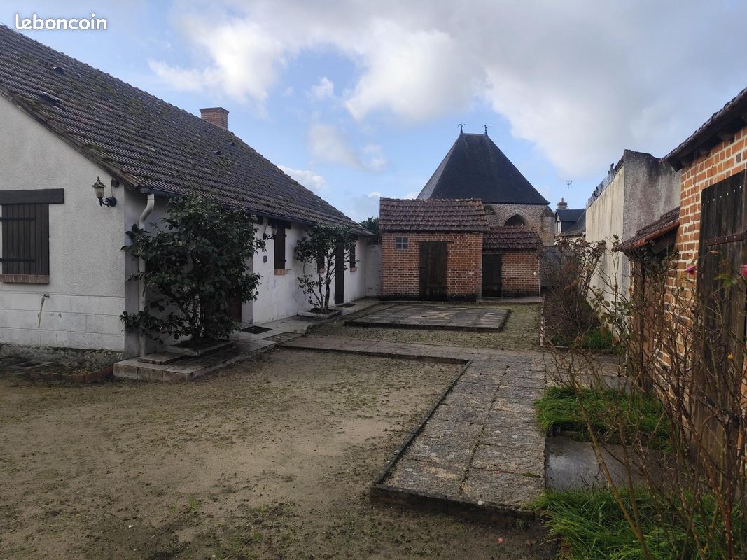 3 bedrooms House in Saint-Viatre, France No. 42018