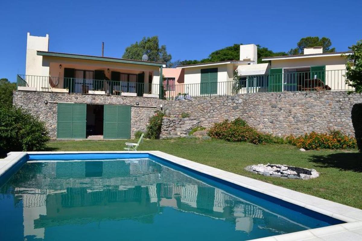 3 bedrooms House in Cordoba, Argentina No. 20142