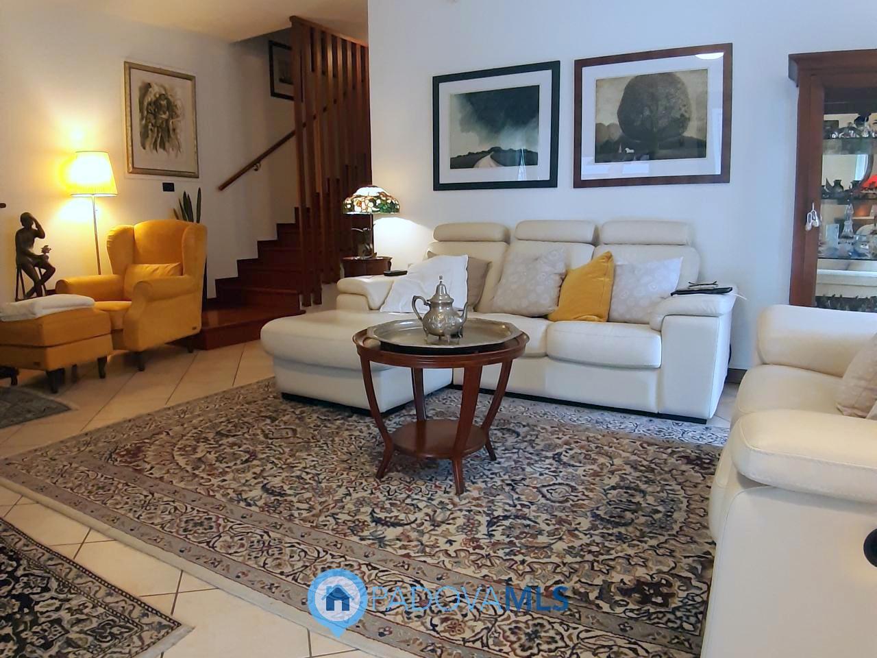 6-salle Villa à Due Carrare, Italy No. 31795