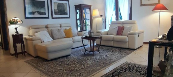 6-salle Villa à Due Carrare, Italy No. 31795 2