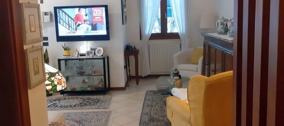 6-salle Villa à Due Carrare, Italy No. 31795 8