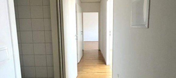 2-salle Appartement à Eggenberg, Austria No. 102713 12