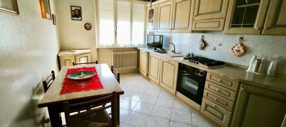 6 rooms Apartment in Fermo, Italy No. 11148 9