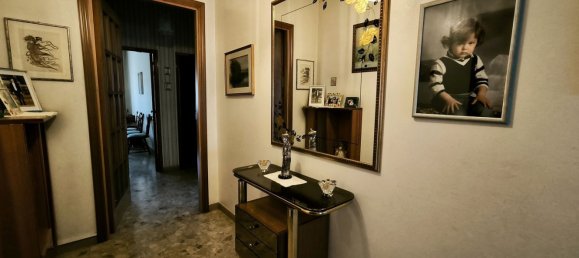 6 rooms Apartment in Fermo, Italy No. 11148 5