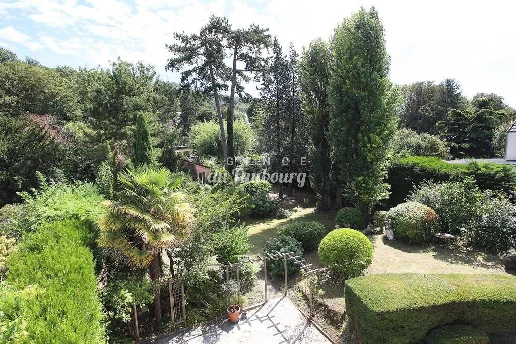 5 bedrooms House in Montlignon, France No. 143870