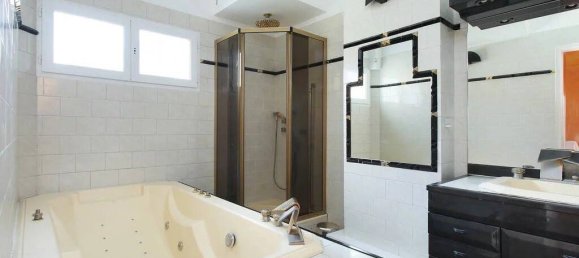 5 bedrooms House in Montlignon, France No. 143870 23