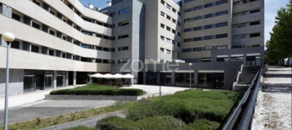 Propriété commerciale à Viseu, Portugal 564m² No. 85588 13