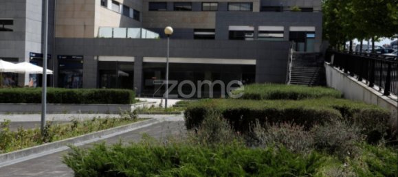 Propriété commerciale à Viseu, Portugal 564m² No. 85588 12