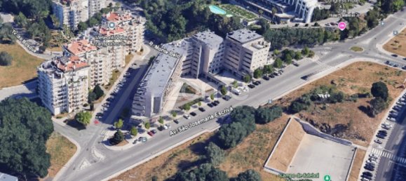 Propriété commerciale à Viseu, Portugal 564m² No. 85588 16