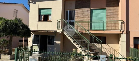 Дом с 4 комнатами в Фано, Италия № 264915 2