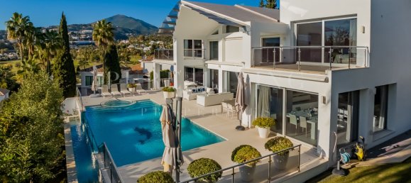 5 bedrooms Villa in Marbella, Spain No. 84130 21