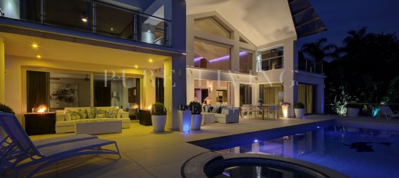 5 bedrooms Villa in Marbella, Spain No. 84130 27