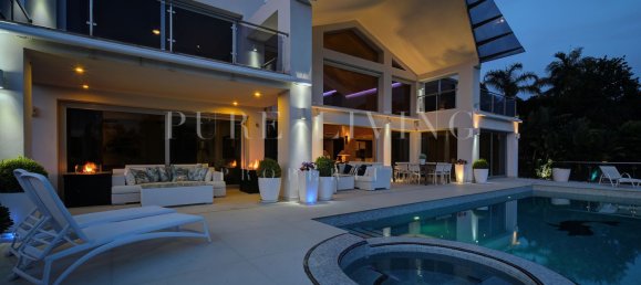 5 bedrooms Villa in Marbella, Spain No. 84130 26