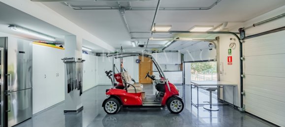 5 bedrooms Villa in Marbella, Spain No. 84130 17