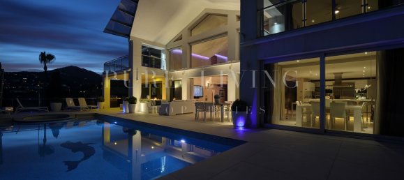 5 bedrooms Villa in Marbella, Spain No. 84130 28