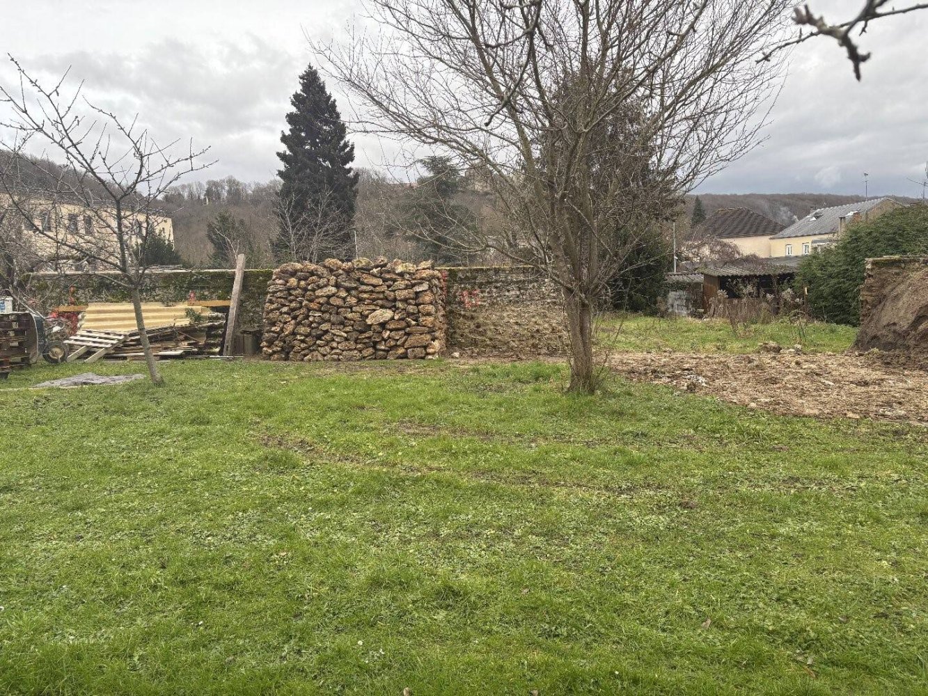 Земельный участок 500м² в Шеврёз, Франция № 163917