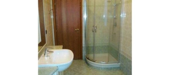 Квартира с 5 комнатами в Генуя, Италия № 253698 3