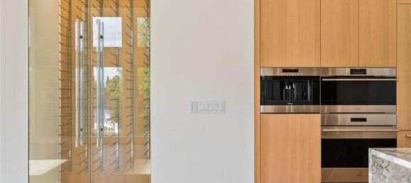 2 bedrooms Condo in British Columbia, Canada No. 1142 12