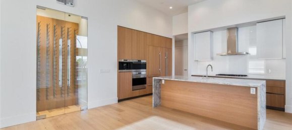 2 bedrooms Condo in British Columbia, Canada No. 1142 7