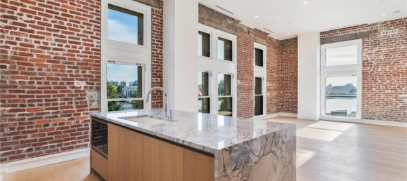 2 bedrooms Condo in British Columbia, Canada No. 1142 11