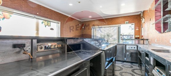 Propriété commerciale à Seixal, Portugal 38m² No. 60306 3