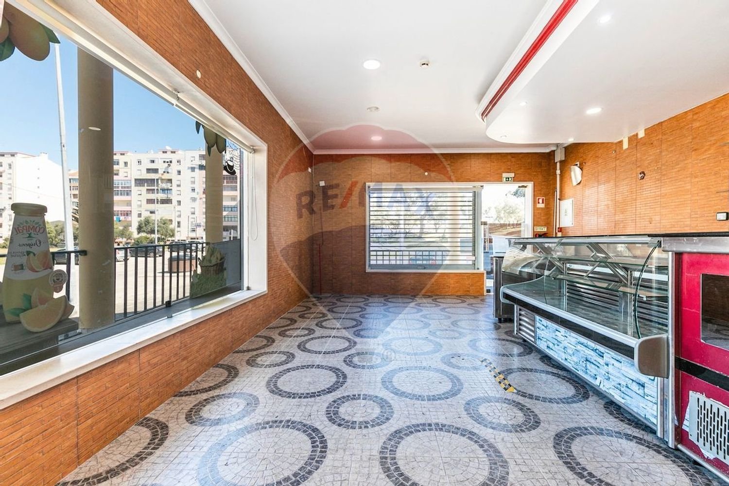 Propriété commerciale à Seixal, Portugal 38m² No. 60306